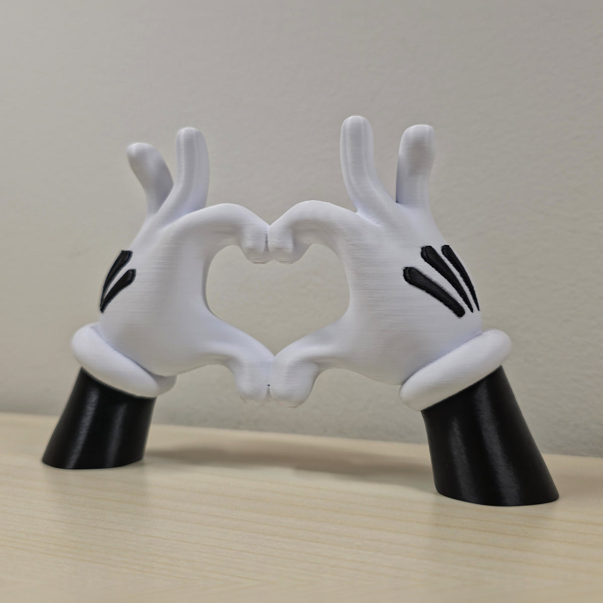 Mickey Mouse Hands Heart – 3D Printed Valentine's Decor – photo 2